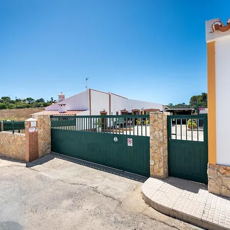 Casa Pacheco By Algarve Golden Properties Alfambras